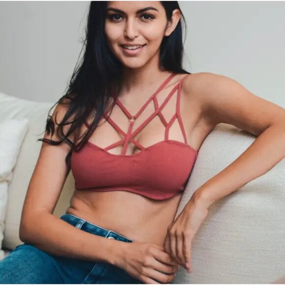 NWT Boutique Strappy Burnt Red Geometric Cutout Cage Front Crop Top Bralette - Picture 3 of 16